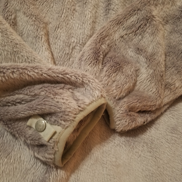 Girls Northface Jacket - Picture 5 of 5